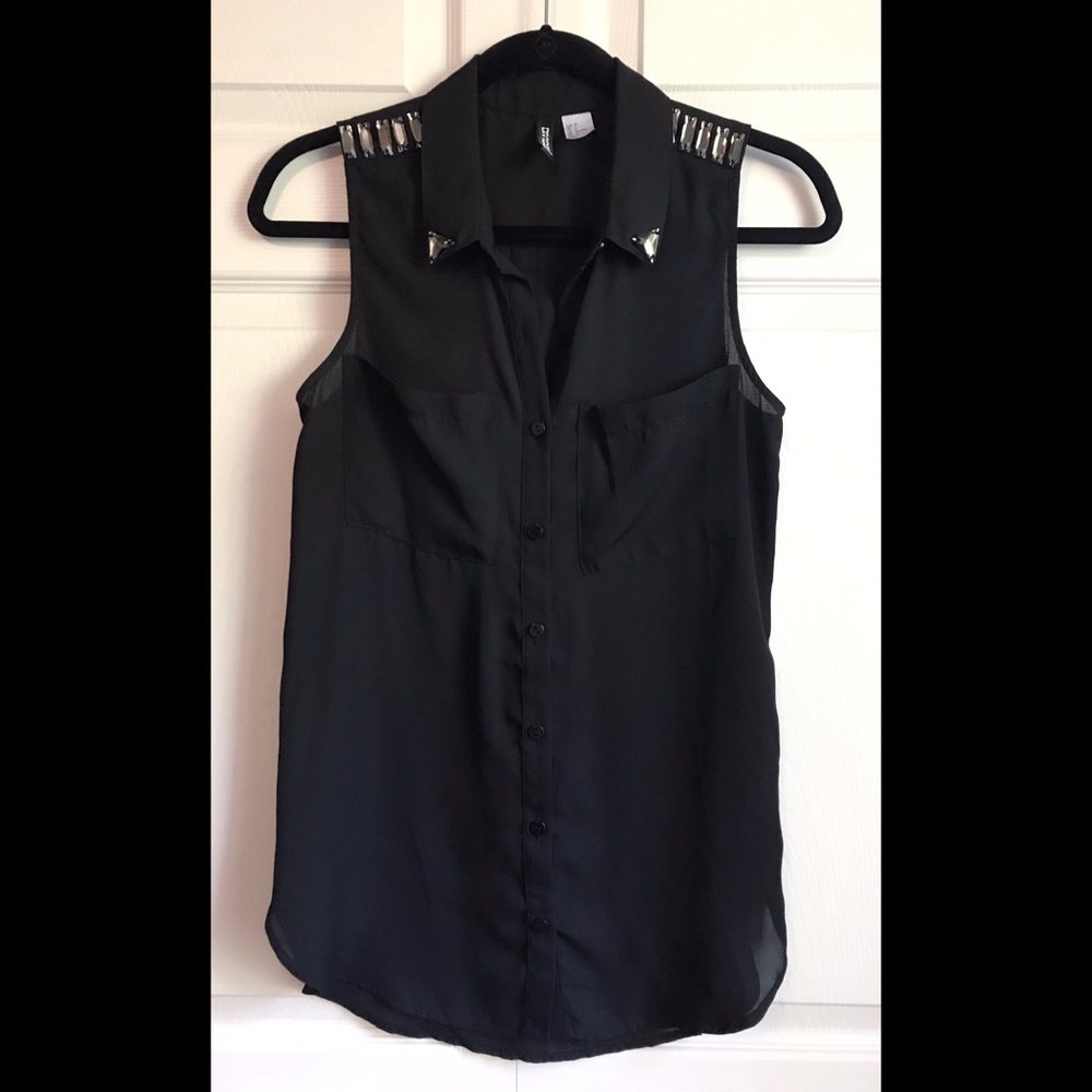 Divided by H&M Embellished Sleeveless Button Down